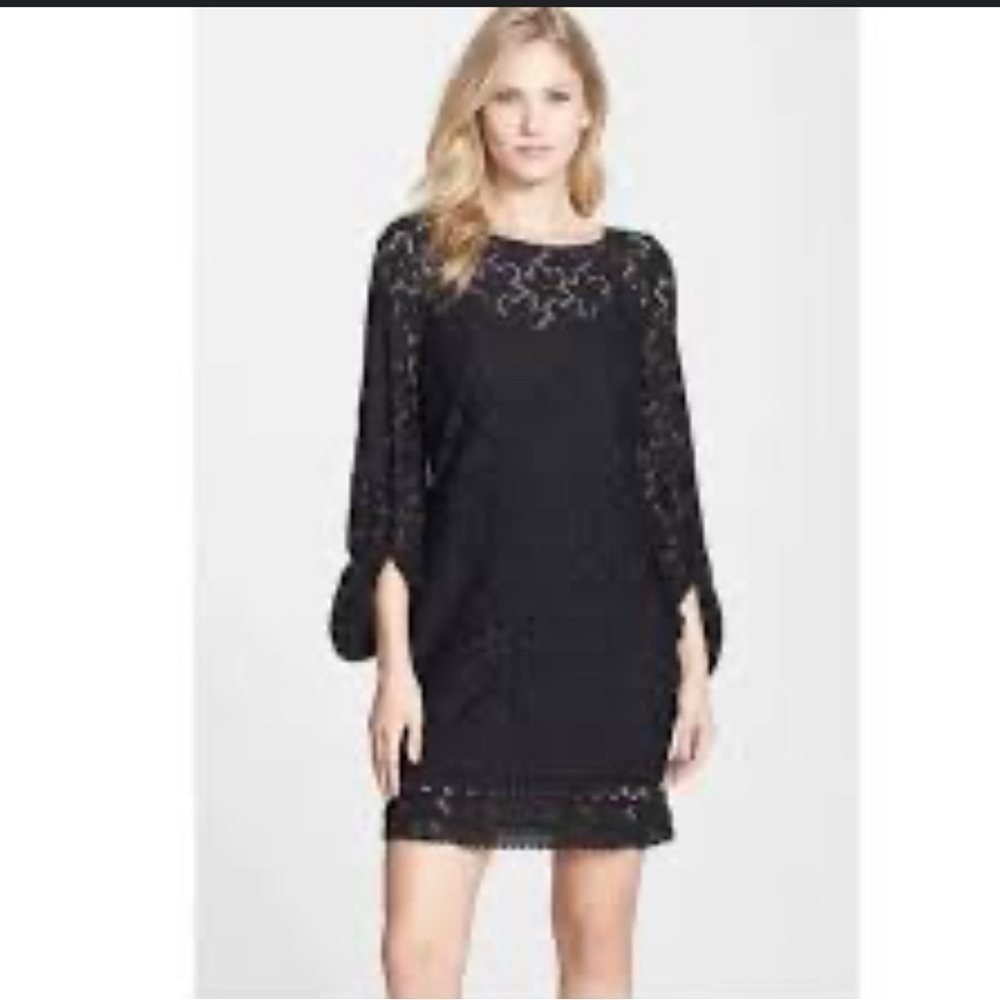 Laundry By Shelli Segal Black Floral Lace
Gathered Long Sleeved Shift Dress